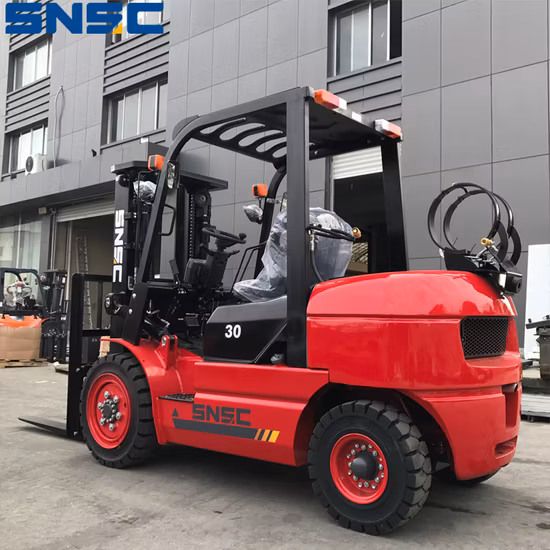 日本製日産エンジンを搭載したLPGコンテナ運搬用フォークリフト